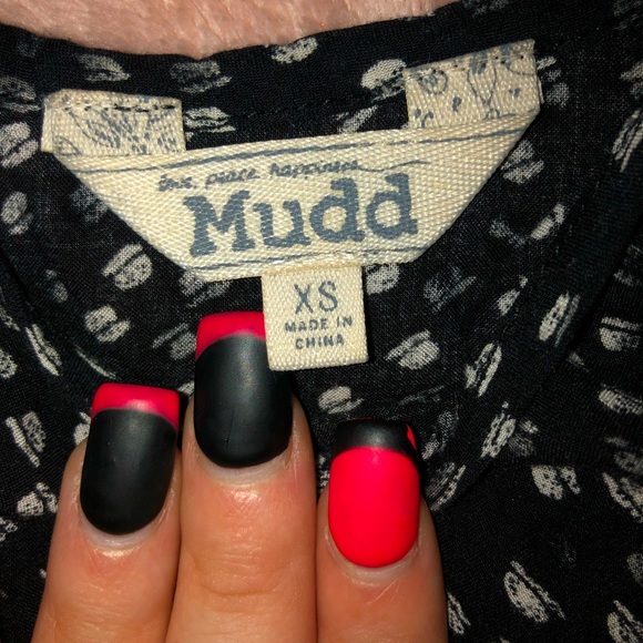 Black and White Patterned Tank - Picture 3 of 3